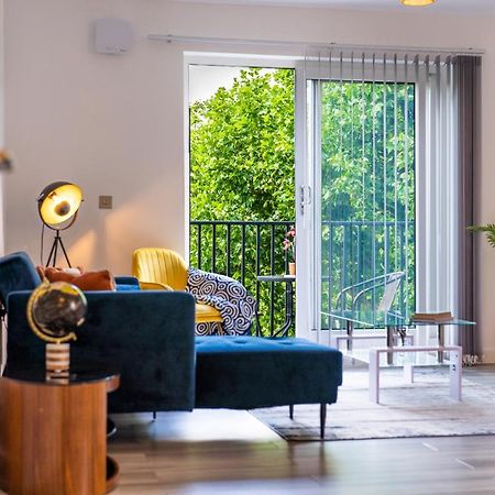 Ashview 8 - Heathrow - Business - Free Parking Apartment Staines-upon-Thames ภายนอก รูปภาพ