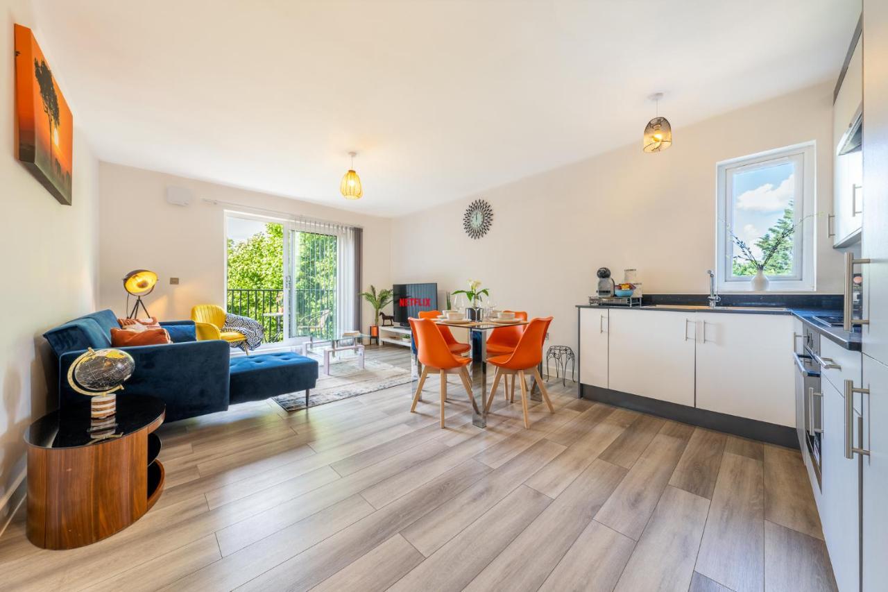 Ashview 8 - Heathrow - Business - Free Parking Apartment Staines-upon-Thames ภายนอก รูปภาพ