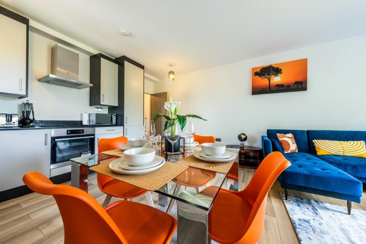 Ashview 8 - Heathrow - Business - Free Parking Apartment Staines-upon-Thames ภายนอก รูปภาพ